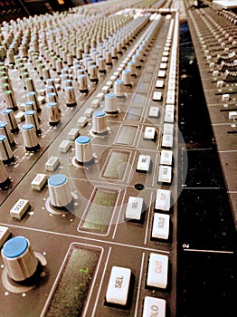 Studio console SSL photo