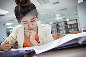 Studio formazione scolastica una donna ha lavorato 