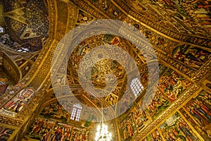 Ohromujúci ozdobený kupola z katedrála, irán 
