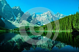 stunning reflections of Moraine Lake