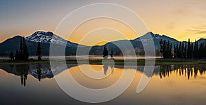 Stunning Sparks Lake at Sunrise in Oregon