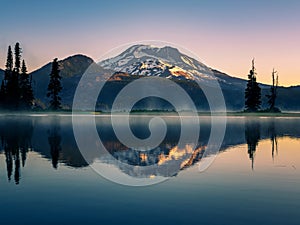 Stunning Sparks Lake at Sunrise in Oregon