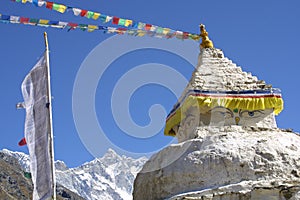 Stupa and 8000er Lothse