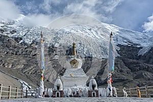 Stupa at Karo La mountain pass, on the border of the Nagarze and GyangzÃª counties in Tibet.