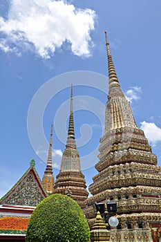 Stupa tower of Wat Phodharam photo