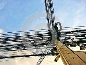 Style power lines and communication lines in the downtown clutter