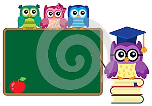 Stylized school owl theme image 4