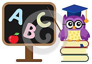 Stylized school owl theme image