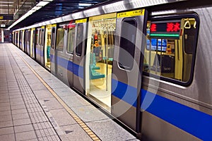 Subway Train Chinese