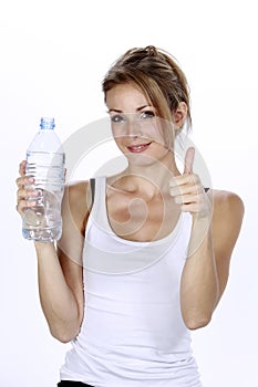 Úspěšný žena pití voda 