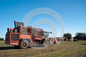 Sugar beet harvester