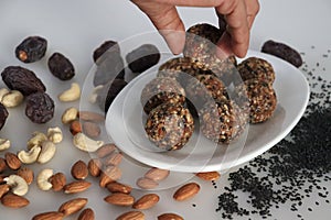 Sugar free dates and nuts ladoo