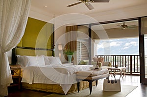 Suite bed room with balcony