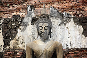 Sukhothai buddha statue temple ruins thailand