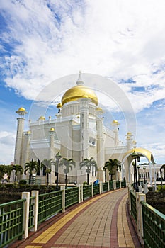 Sultan Omar Ali Saifuddien Mosque, Brunei photo