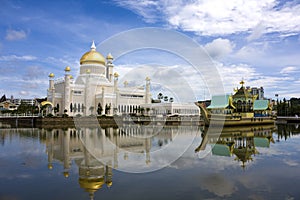 Sultan Omar Ali Saifuddien Mosque, Brunei