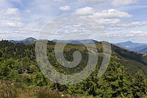 Letné slovenské pohorie Veľká Fatra, Veľká Fatra, vrchy Nová Hoľa 1361 m a Zvolen 1403 m, pohľady z nich, Slovensko