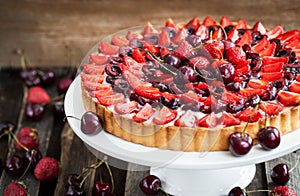 Summer tart with custard cream and fresh berries