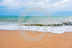 Summer vacation view of the blue sky with beautiful sea. wave ocean on sandy beach. for travel in the holidays. nature background