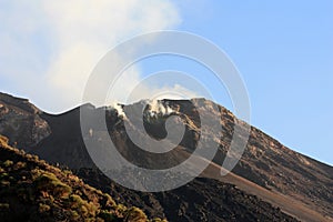 Summit with the Sciara del Fuoco des Stromboli