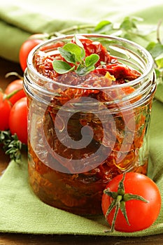 Sun-dried tomatoes with herbs