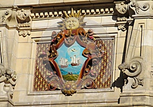 Sun symbol on the building wall