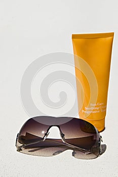 Gafas de sol a crema 