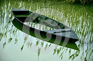 Sunk boat photo