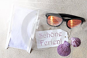 Sunny Flat Lay Summer Label Schoene Ferien Means Happy Holidays