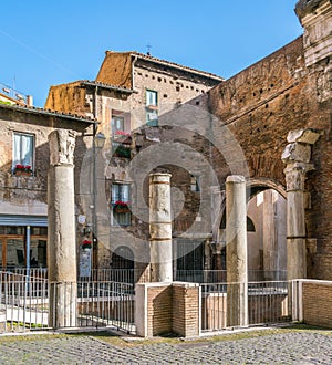 Sunny morning in the Roman Ghetto.