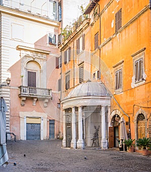 Sunny morning in the Roman Ghetto.