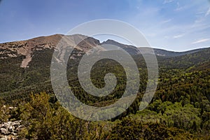 Sunny view of the beautiful Wheeler Peak from the Mather Point