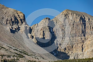 Sunny view of the beautiful Wheeler Peak from the Mather Point