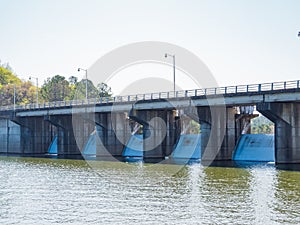 Sunny view of the landscape of Broken Bow Lake in Beavers Bend State Park