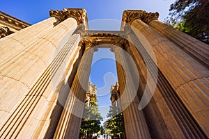 Sunny view of The Palace of Fine Arts