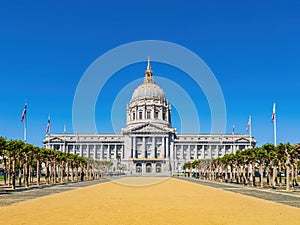 Sunny view of the San Francisco City Hall