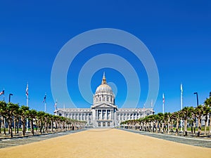 Sunny view of the San Francisco City Hall