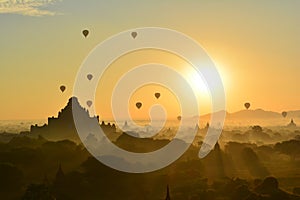 Sunrise in Bagan, at Shwesandaw Pagoda