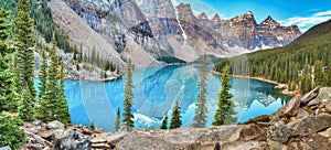 Sunrise at Moraine lake