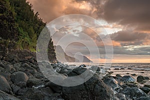 Sunset along Na Pali coast from Ke`e Beach