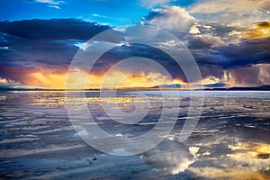 Sunset in bonneville salt flats