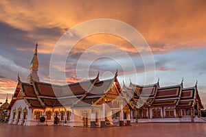Sunset Buddhist church wat phra that choeng chum
