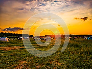 sunset camping, fest