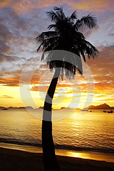 Sunset at Corong corong beach. El Nido