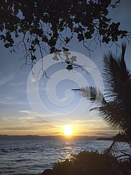Sunset di pantai yang indah