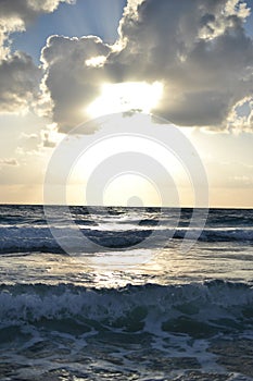 Tramonto sul Spiaggia, mar Mediterraneo il mare 