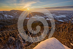 Západ slunce na Lubietovském Veporu na pohoří Polana v zimě