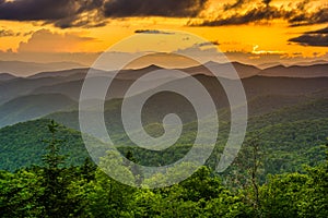 Sunset over the Appalachian Mountains from Caney Fork Overlook o