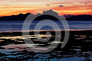 Sunset over Bacuit Bay (El Nido, Philippines)