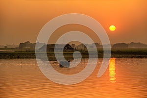 Sunset over the Taungthaman Lake